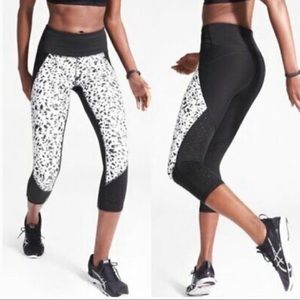 Athleta Stealth TruCool Crop Leggings | Size Small